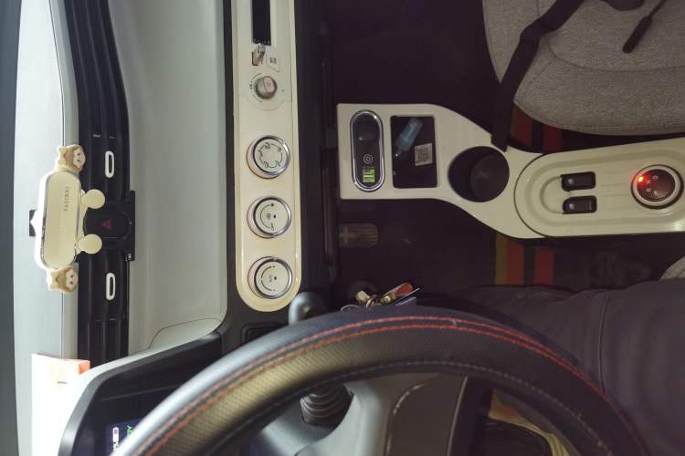 Used Wuling Hongguang MINIEV 2022 Macaron Fashion Model Lithium Iron Phosphate
