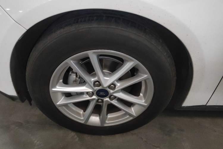 Used Ford Focus 2017 Hatchback 1.6L Automatic Fashion Edition Smart Drive Version
