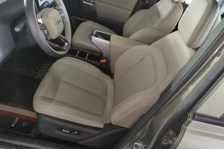 Used  V23 2025 501 Four-Wheel Drive Intelligent Driving Version
