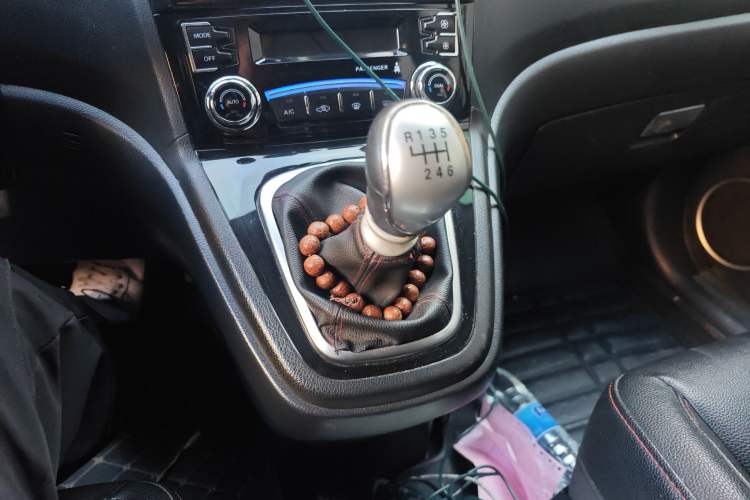 Used Haval H6 2015 Upgraded Model 1.5T Manual Two-Wheel Drive Elite Version
