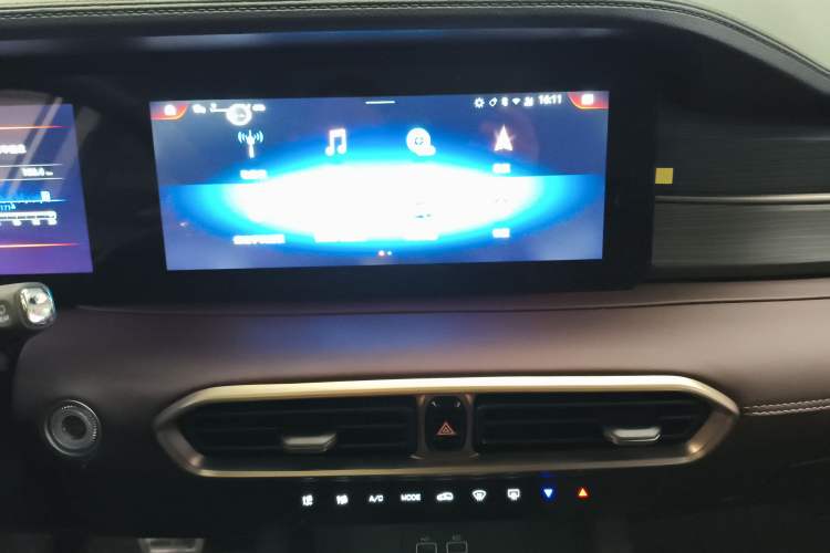 Used JETOUR X90 PLUS 2025 Beyond Edition 1.6TD DCT Villa PRO 7-Seater