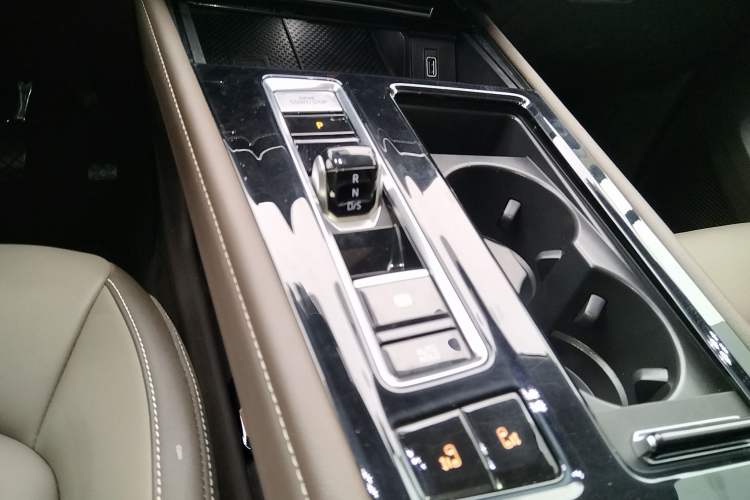 Used Volkswagen Viloran 2024 330TSI Luxury Edition