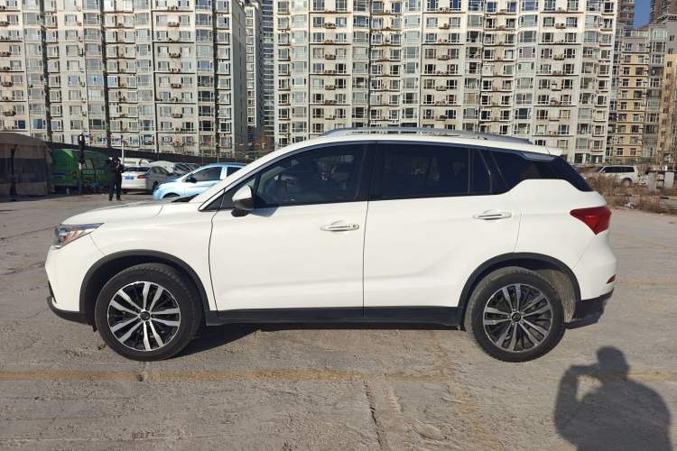 Used GAC Trumpchi GS4 2017 235T G-DCT Two-Wheel Drive Luxury Edition
