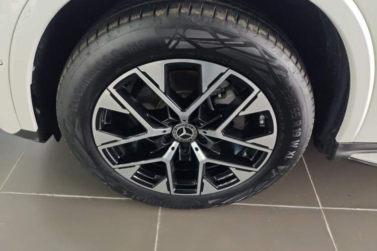 Used Mercedes-Benz GLC 2023 GLC 260 L 4MATIC Luxury Model 5 Seats