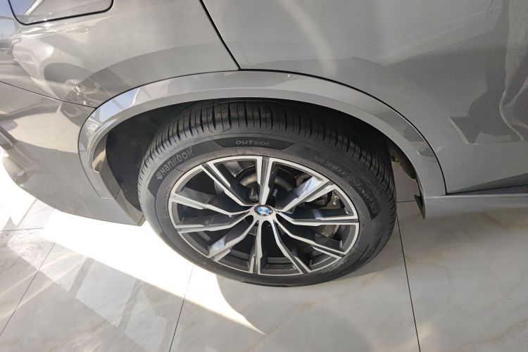 Used BMW X5 2022 xDrive 30Li Luxury M Sport Package
