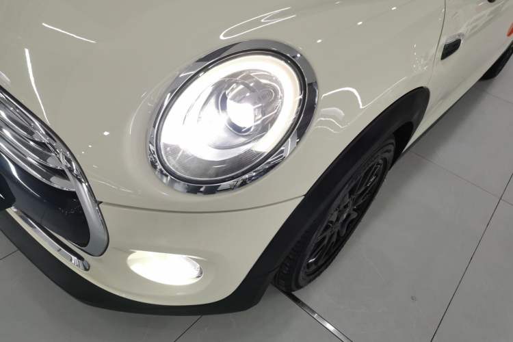 Used  MINI 2015 1.5T COOPER Excitement Five-Door Edition
