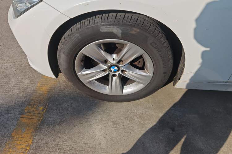 Used BMW 3 Series 2015 320i Luxury Line Stylish Edition