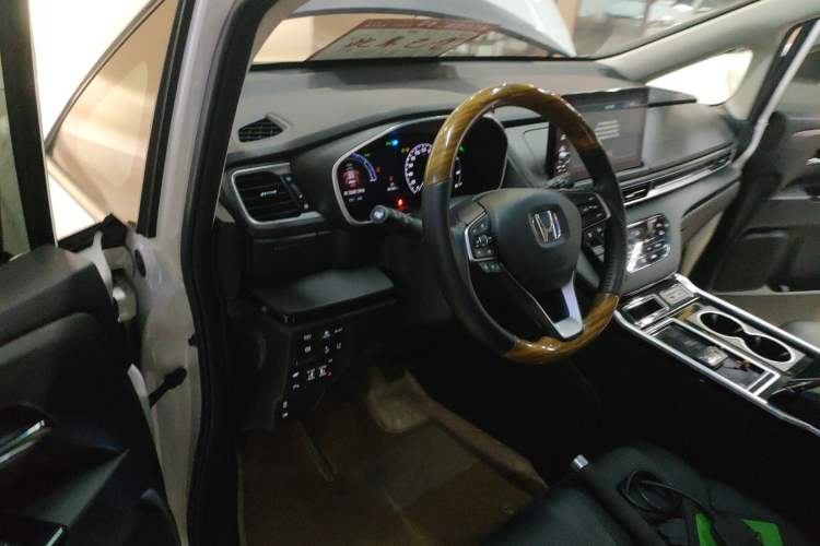 Used Honda Elysion 2022 2.0L eHEV Luxury First Edition
