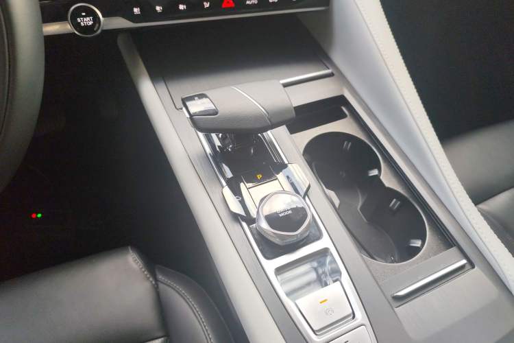 Used Changan CS75 PLUS 2024 3rd Generation Champion Edition 1.5T Intelligent Drive Dynamic Model
