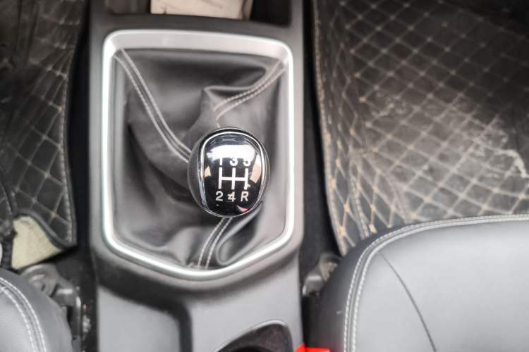 Used Dongfeng Ruichi 2021 2.4L Gasoline Two-Wheel-Drive Base Version with Long Cargo Bed 2TZD
