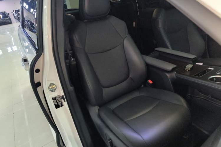 Used Toyota Granvia 2024 2.5L Hybrid Prestige PLUS Four-Wheel Drive Version