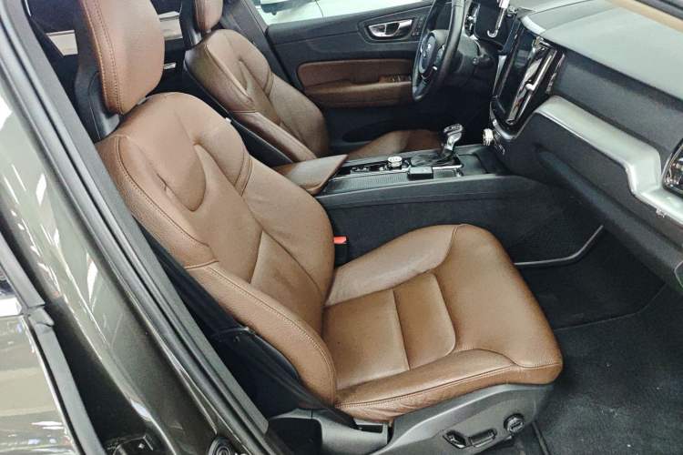 Used Volvo XC60 2018 T5 4x4 Zhiyi Edition