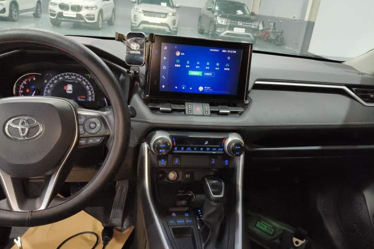 Used Toyota RAV4 2021 2.0L CVT Two-Wheel Drive Fashion PLUS Edition
