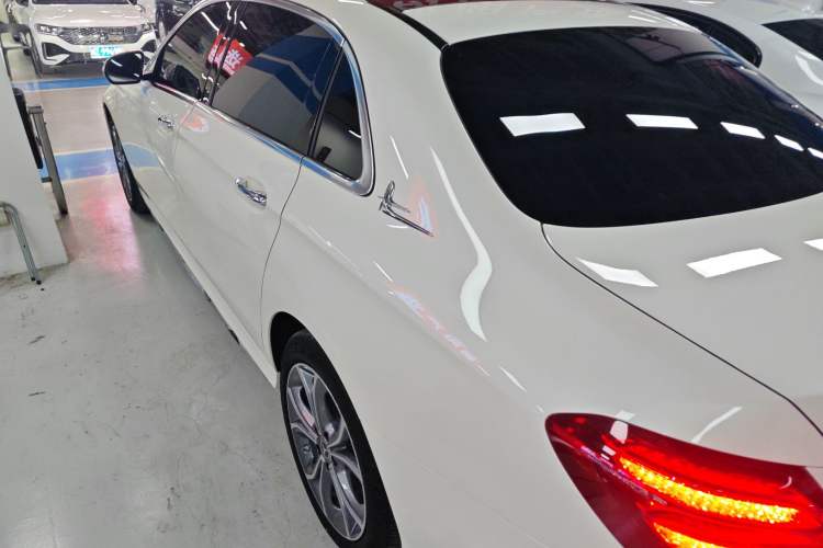 Used Mercedes-Benz E-Class 2019 Restyled E 300 L Sporty and Stylish Edition
