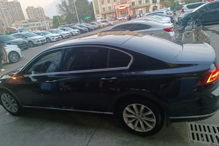 Used Volkswagen Magotan 2019 330TSI DSG Leading Edition China V Standard
