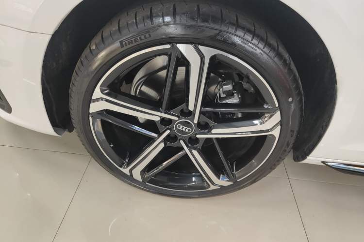 Used Audi A4L 2025 2 Million Units Enjoyment Version 40 TFSI Luxury Dynamic Edition
