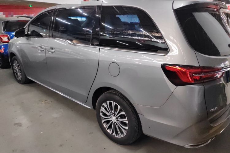 Used Buick GL8 2023 Land Executive Class Comfort Model
