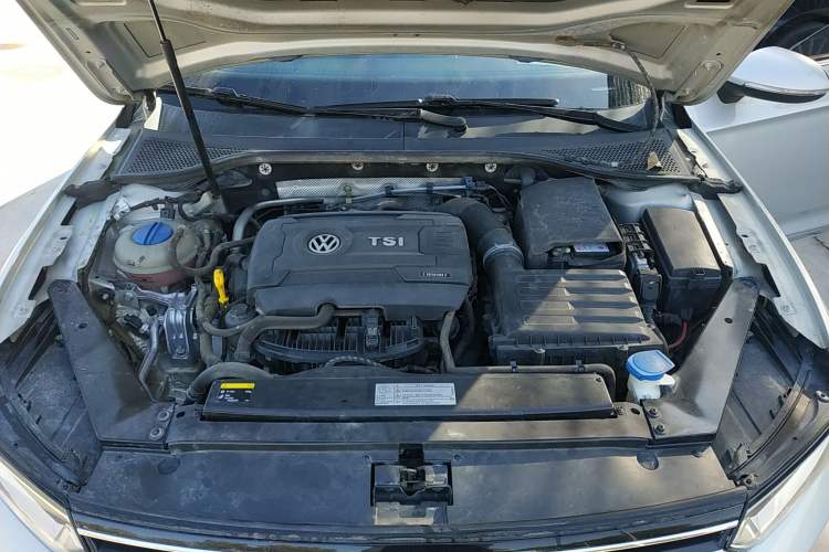 Used Volkswagen Magotan 2017 330TSI DSG Leading Model
