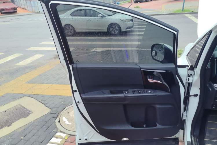 Used Honda Elysion 2019 2.0L Hybrid Luxury Edition
