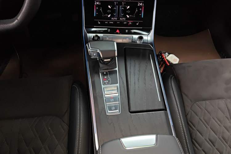 Used Audi A6L 2024 55 TFSI quattro Prestige Dynamic Edition
