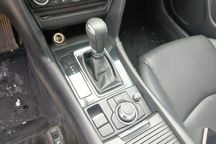 Used Mazda Mazda 3 Axela 2017 Sedan 1.5L Automatic Luxury Model Emission Standard China V
