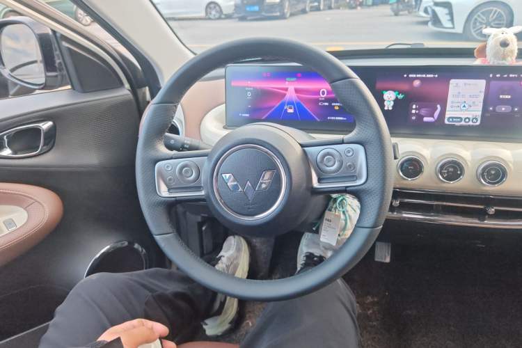 Used Wuling Bingo 2023 333 km Lingxi Connected+ Version
