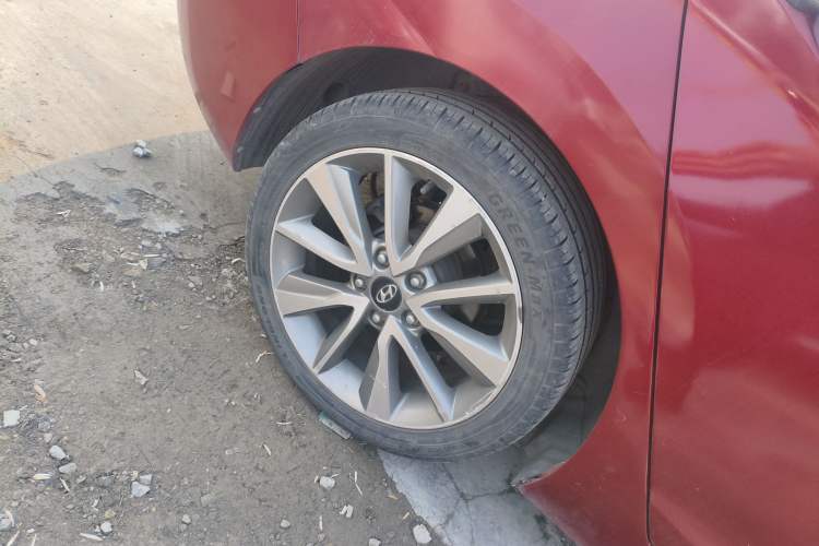 Used Hyundai Elantra (5th Generation / Langdong) 2015 1.6L Automatic Luxury Model