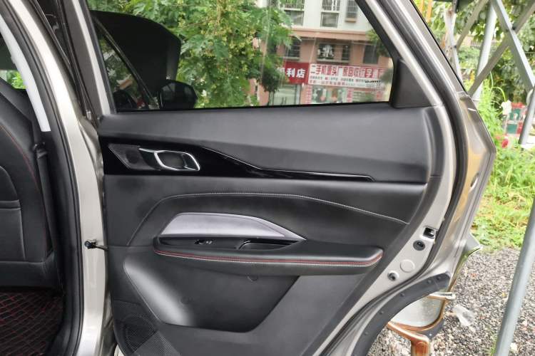 Used Oshan Z6 2022 Blue Whale 1.5T DCT Smart Navigation Model
