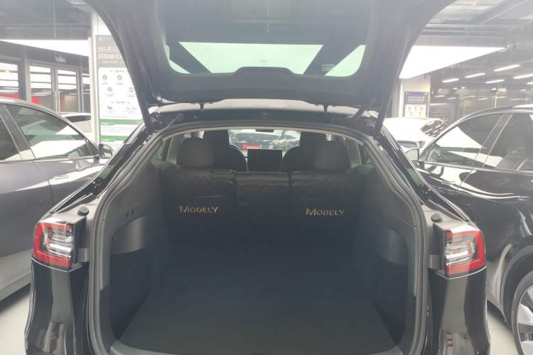 Used Tesla Model Y 2022 Rear-Wheel-Drive Version
