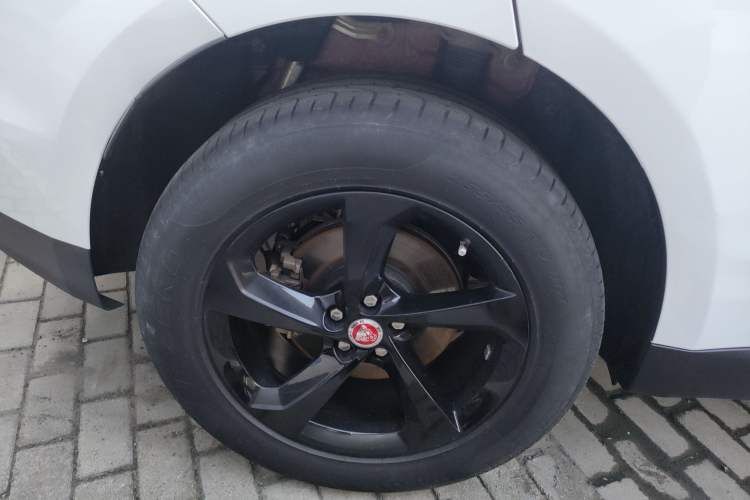 Used Jaguar F-PACE 2016 2.0T Two-Wheel Drive Urban Luxury Edition
