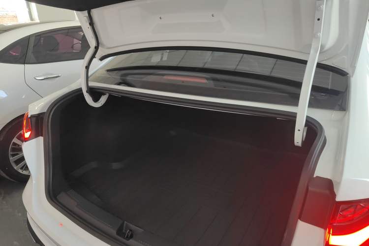 Used Roewe i5 2023 1.5L CVT Luxury Edition