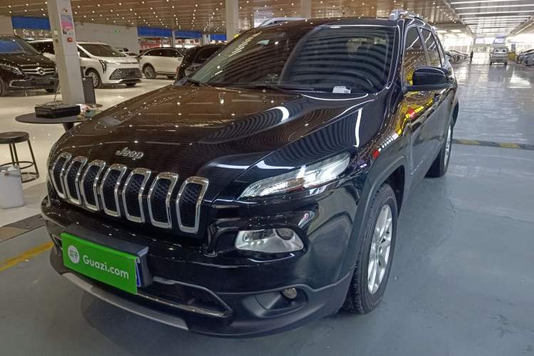 Used Jeep Cherokee 2017 2.0L Superior Edition