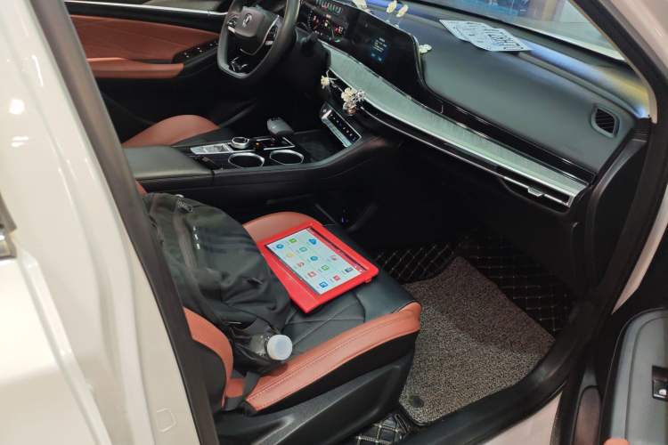 Used Changan Eado 2023 Changan Edition PLUS Blue Whale NE 1.4T GDI DCT Prestige Version
