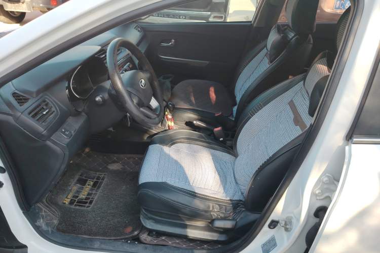 Used Kia K2 2012 Sedan 1.4L MT GLS Commemorative Edition
