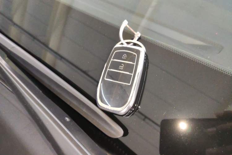 Used Toyota Highlander 2018 2.0T Two-Wheel Drive Luxury Edition 7 Seats China VI Standard