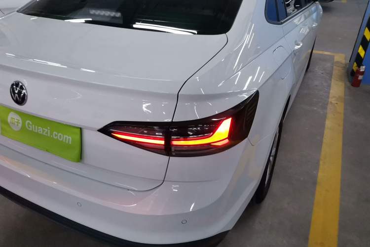 Used Volkswagen Lavida 2023 New Sharp 1.5L Automatic Excellent New Edition
