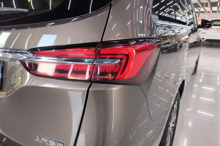 Used Buick GL8 2023 Land Executive Class 652T Luxury Model
