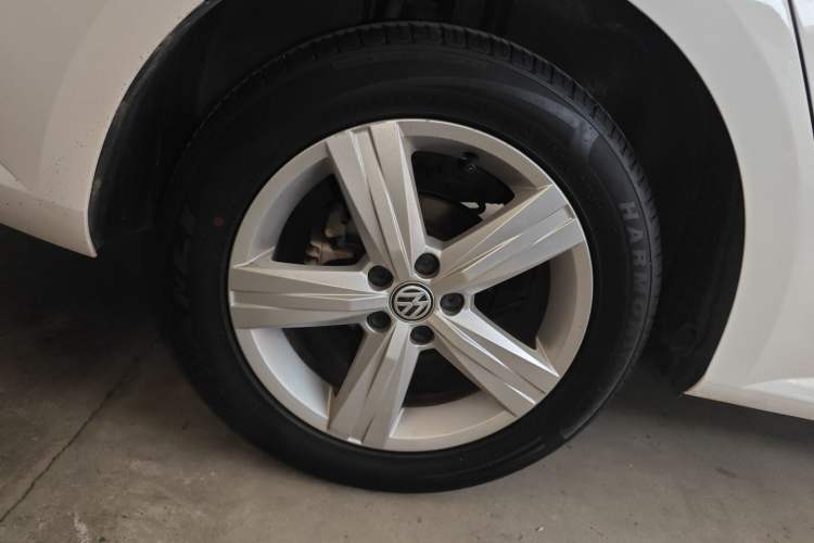 Used Volkswagen Lavida 2017 1.6L Automatic Fashion Edition
