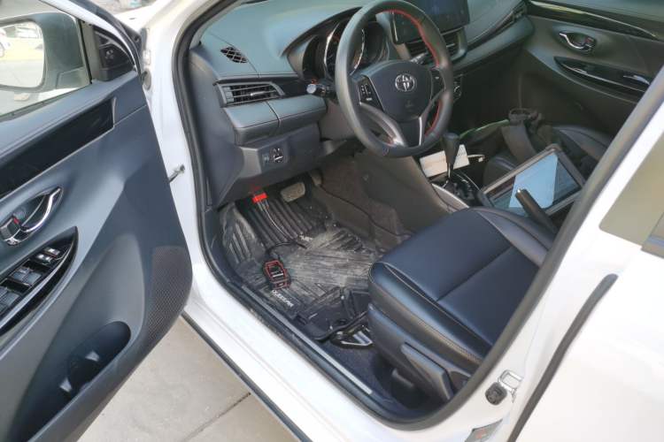 Used Toyota YARiS L 2022 X-Trail 1.5L CVT Luxury PLUS Edition