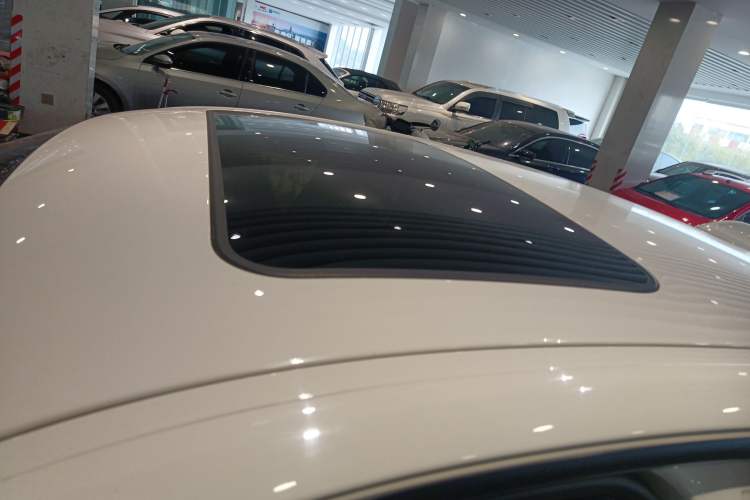 Used BMW 3 Series 2015 320i Luxury Line Stylish Edition
