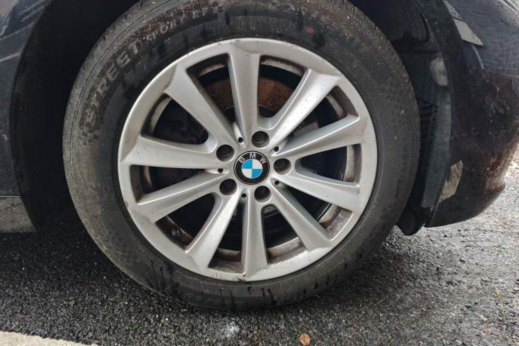 Used BMW 5 Series 2014 520Li Elegant Model
