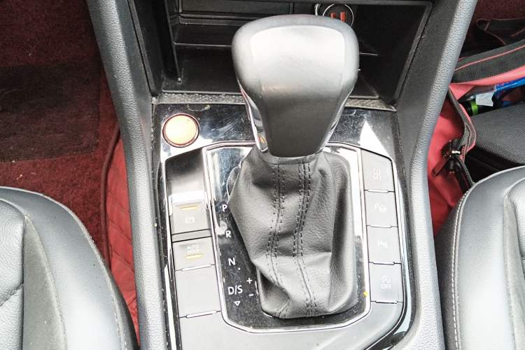 Used Volkswagen Tiguan L 2019 330TSI Automatic Two-Wheel Drive Smart Luxury Version China V Emission Standard