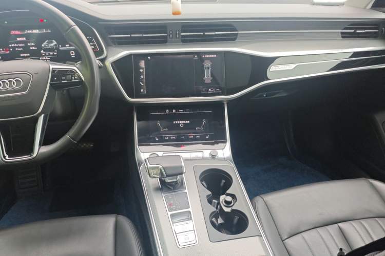 Used Audi A6 2022 allroad quattro Explorer 55 TFSI Prestige Off-Road Model