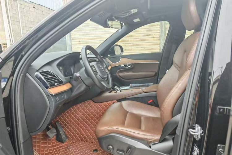 Used Volvo XC90 2021 B6 Zhiyi Luxury Edition 7-Seater
