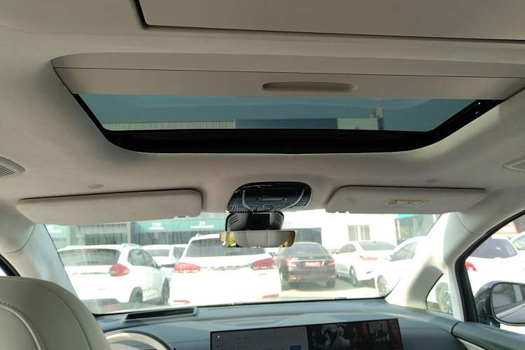 Used VOYAH Dream 2025 PHEV Four-Wheel-Drive Flagship Kunpeng Edition
