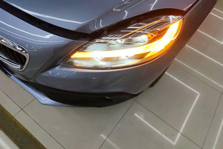 Used Volvo V40 2017 Cross Country T3 Zhiya Edition