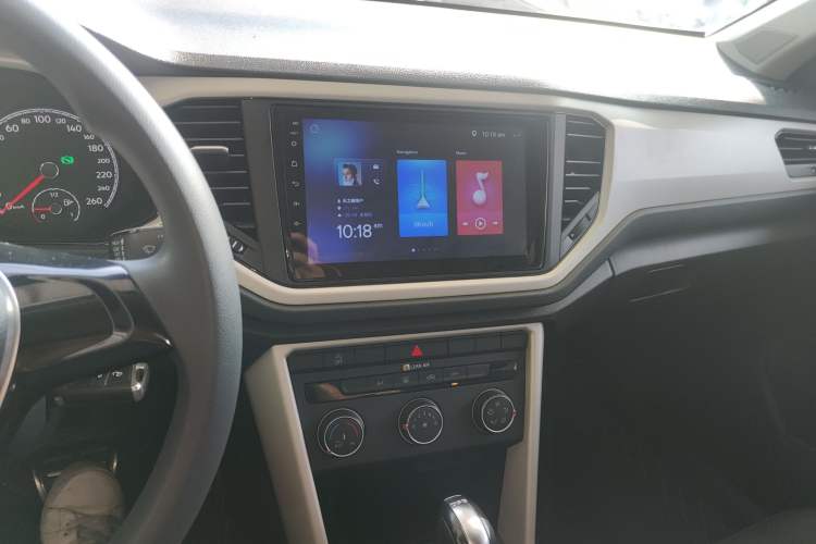 Used Volkswagen T-ROC 2018 230TSI DSG Two-Wheel Drive Fashion Edition China V Standard