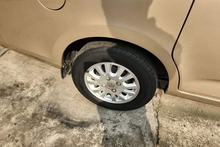 Used Wuling Rongguang V 2016 1.2L Standard Version
