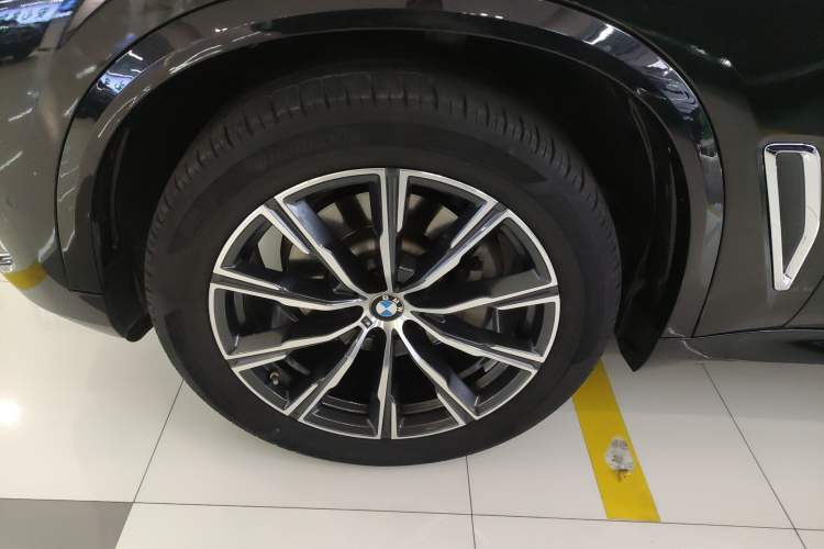 Used BMW X5 2022 Restyled xDrive 30Li Luxury Version M Sport Package
