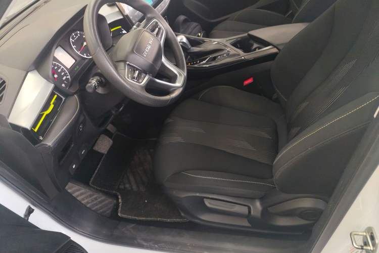 Used Roewe i5 2021 1.5L CVT Platinum Edition
